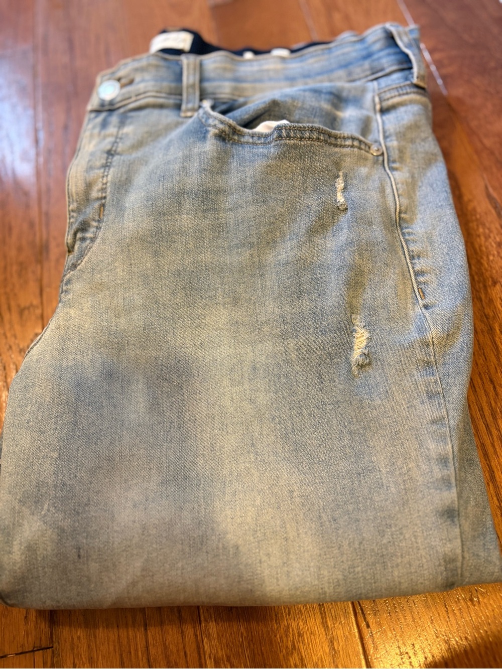 Wonderly Light Wash Distressed Skinny Jeans